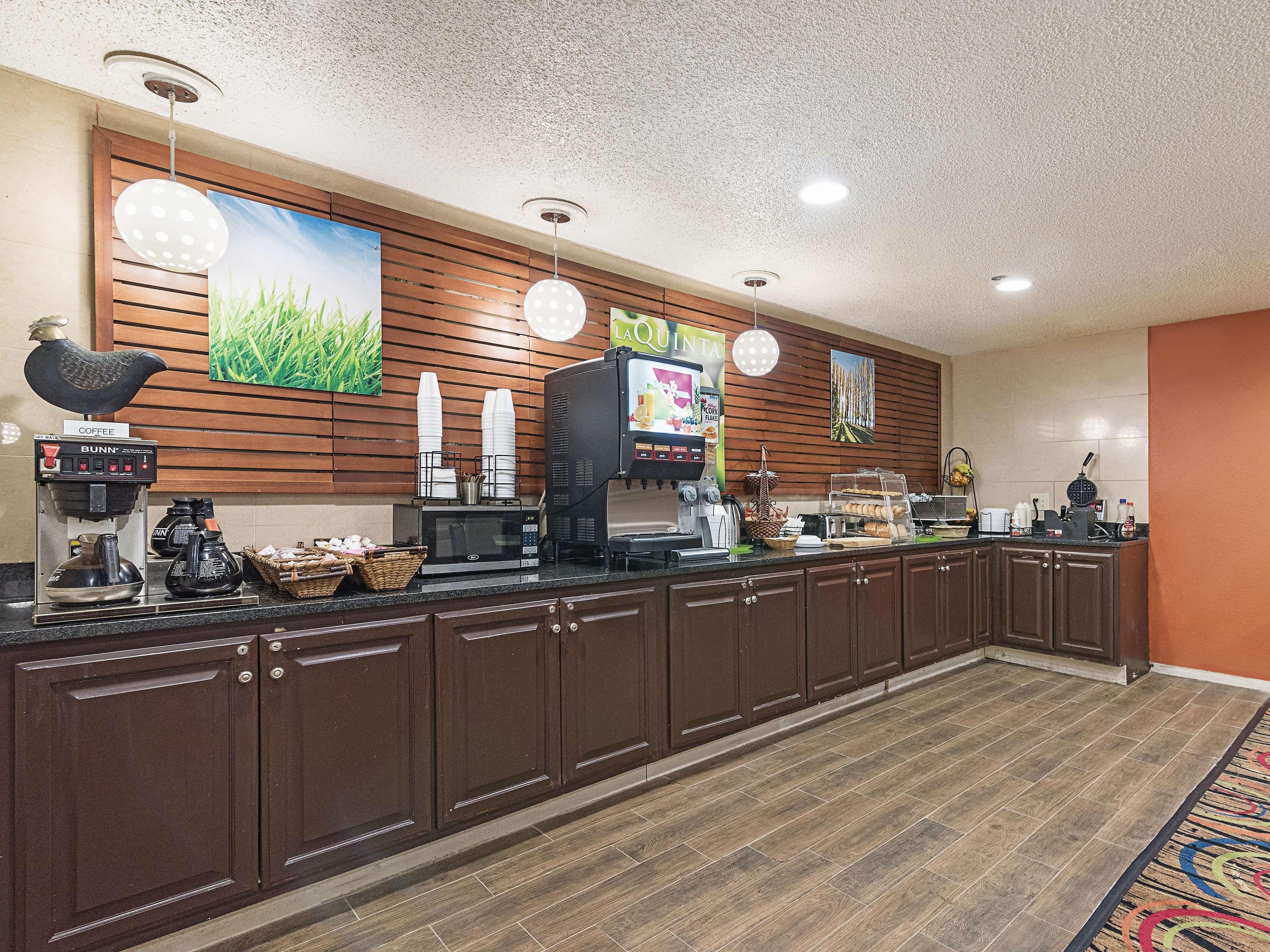 La Quinta Inn By Wyndham Decatur Alabama Extérieur photo