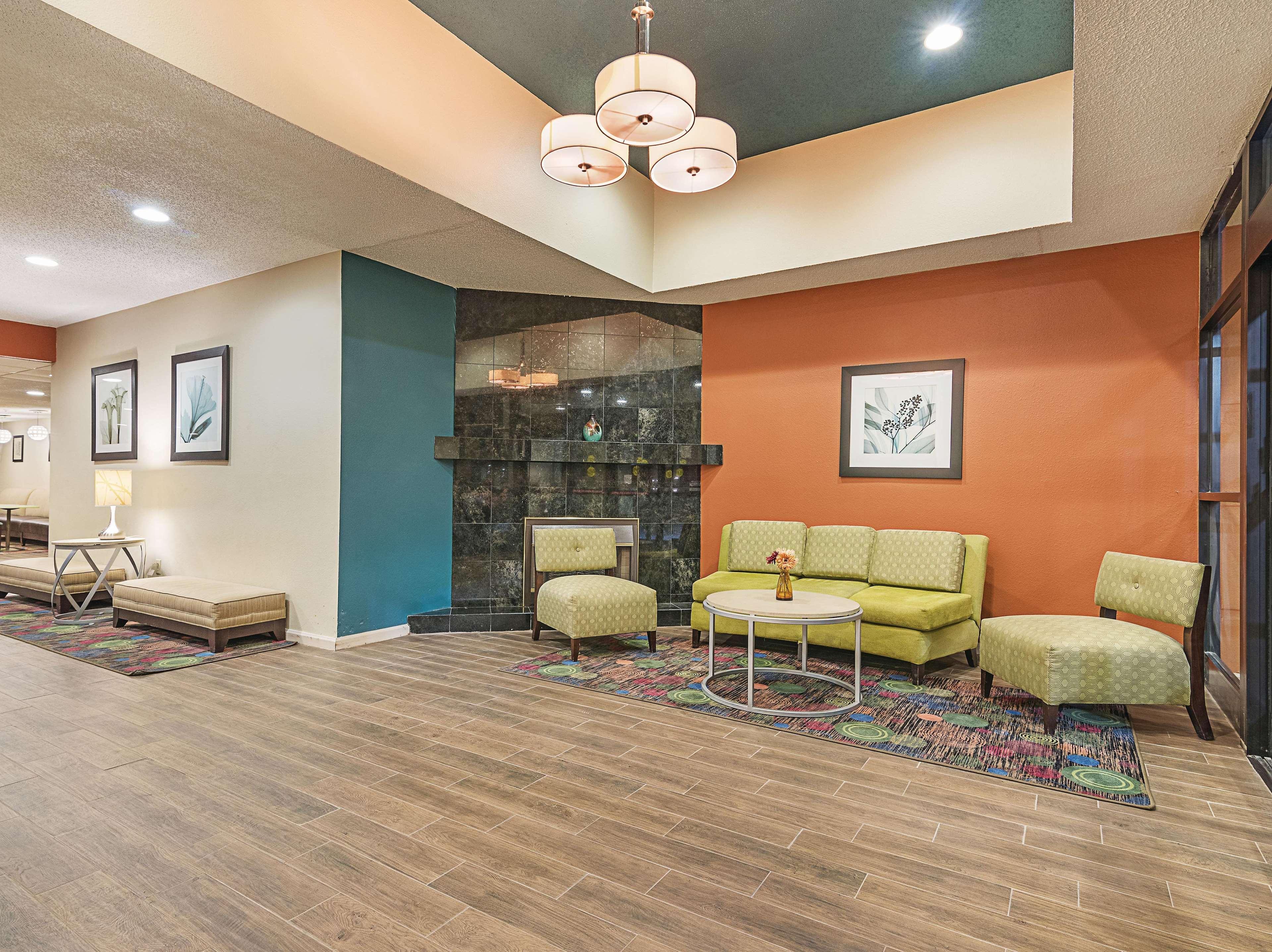 La Quinta Inn By Wyndham Decatur Alabama Extérieur photo