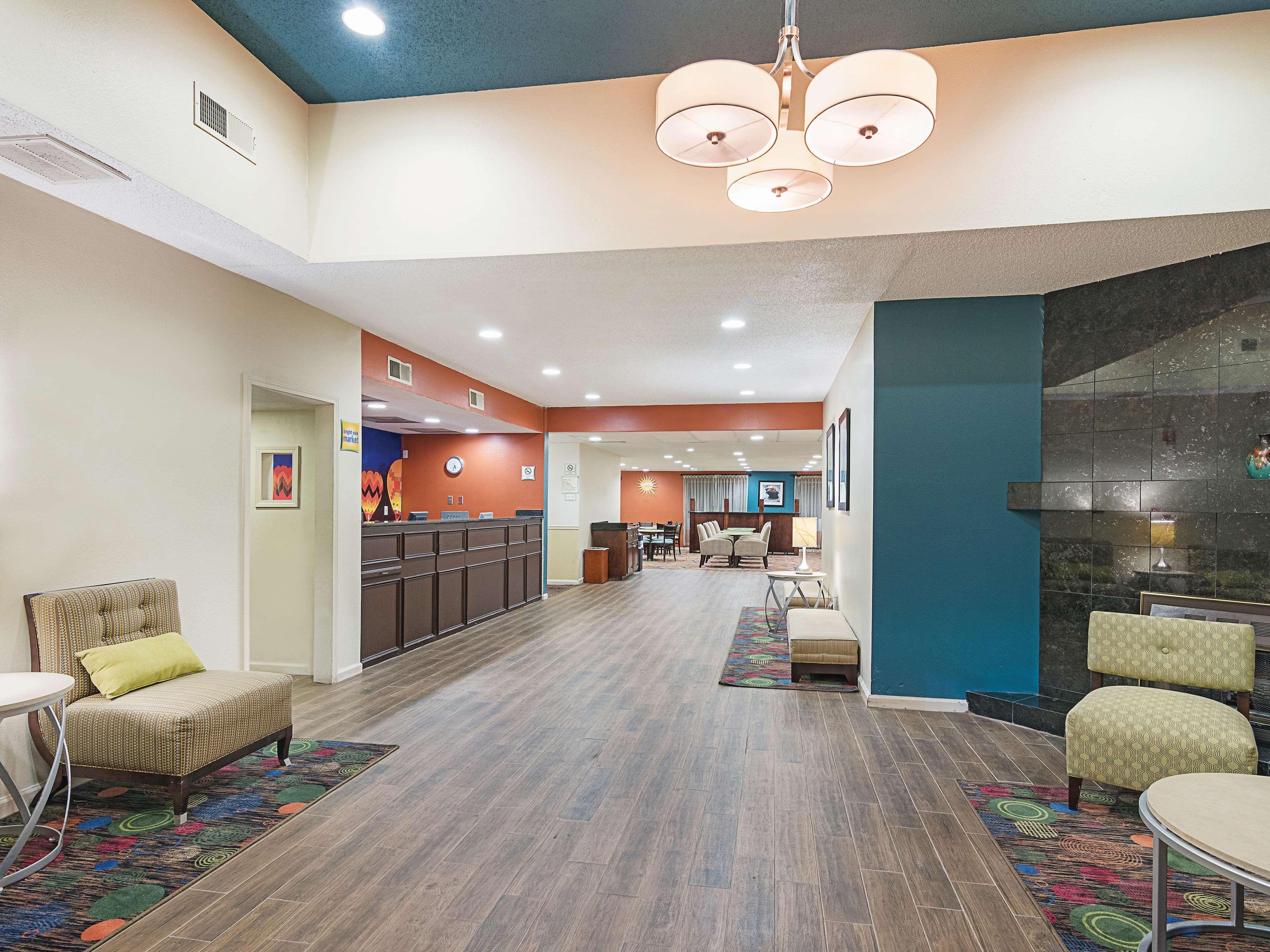 La Quinta Inn By Wyndham Decatur Alabama Extérieur photo