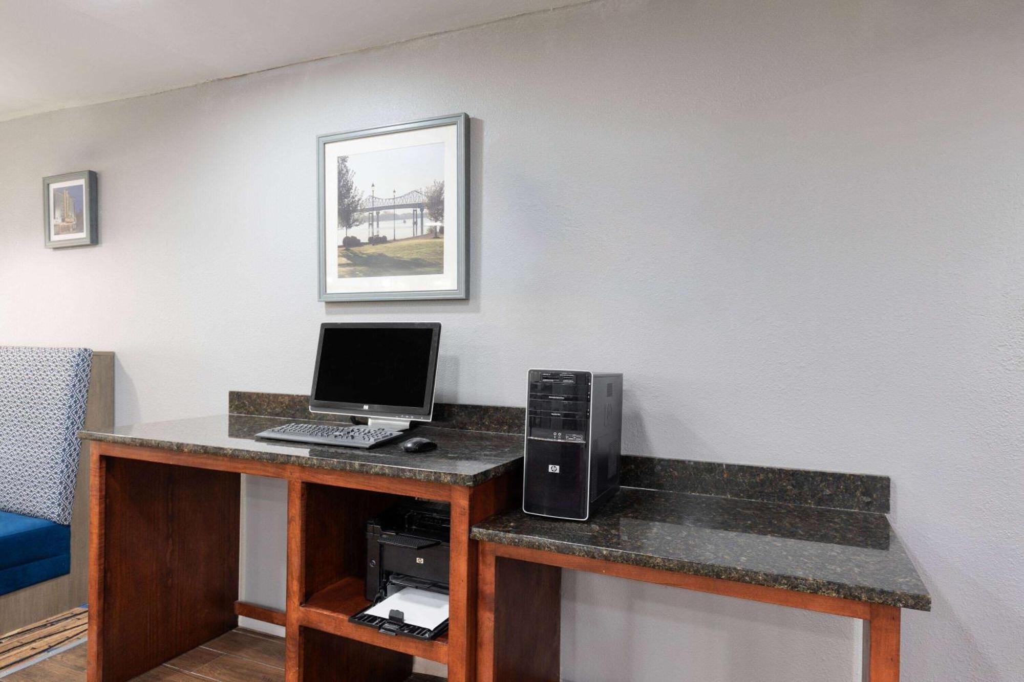 La Quinta Inn By Wyndham Decatur Alabama Extérieur photo