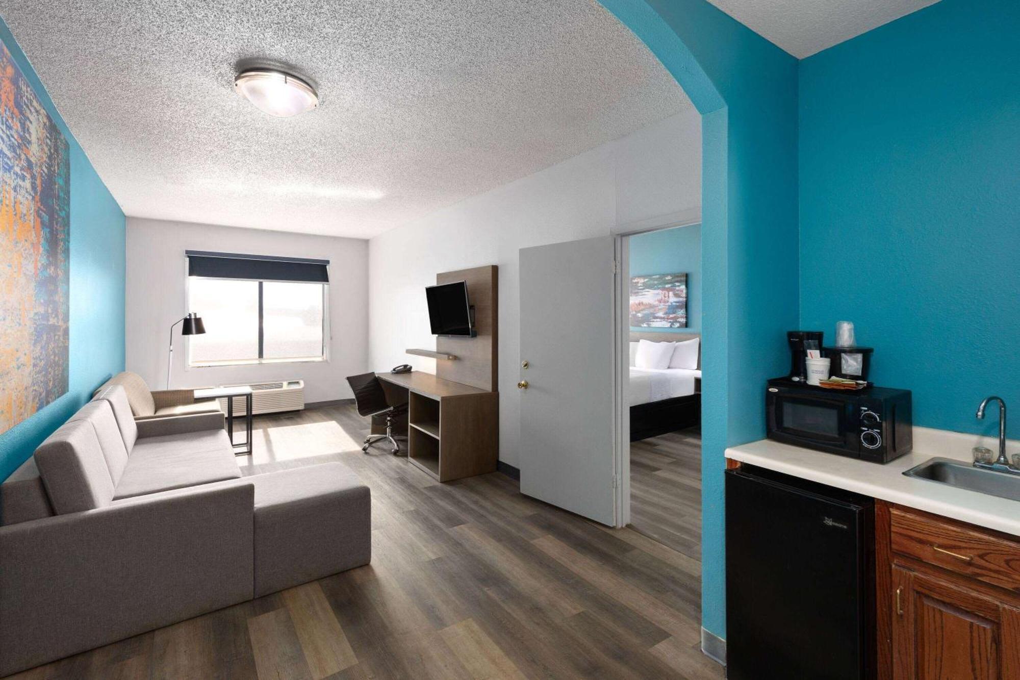 La Quinta Inn By Wyndham Decatur Alabama Extérieur photo